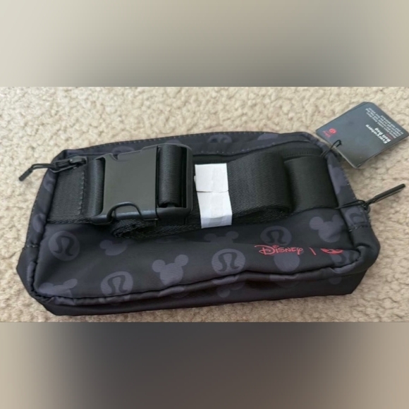 Lululemon x Disney Mickey Mouse Belt Bag Black NWT Everywhere 1L Rare - Picture 4 of 5
